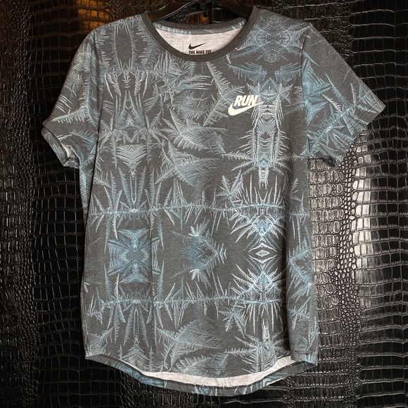 Nike Palm Tree Shirt - Picture 1 of 3
